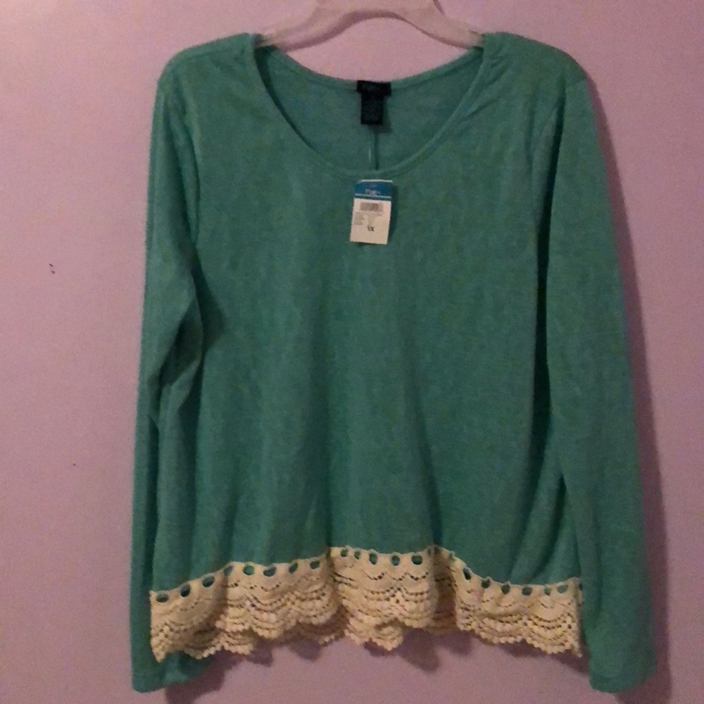 Mint top with lace at the bottom